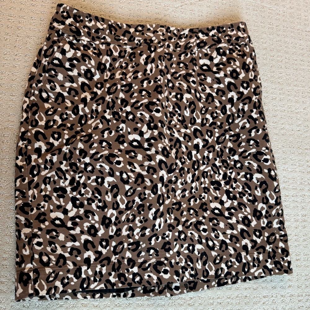 Women’s 8 Merona Leopard Skirt with Pockets